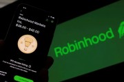 预测占卜“接盘侠”没了？标普500指数季调维持成分股不变，Robinhood、Applovin应声大跌